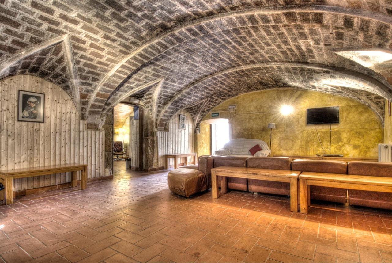 Ostello Mas Pages Sant Esteve De Guialbes Esterno foto